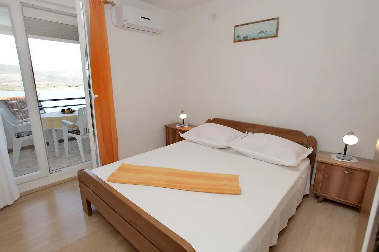 Apartments Iva Τρογκίρ Κροατία